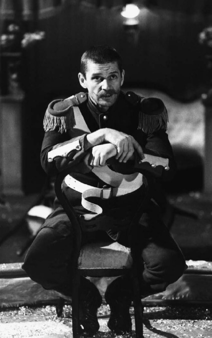 Иллюстрация к книге — Александр Абдулов. Необыкновенное чудо [i_024.jpg]