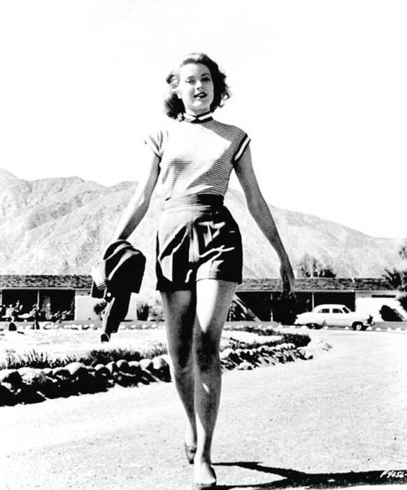 Иллюстрация к книге — Грейс Келли. Как стать принцессой… [i_008.jpg]