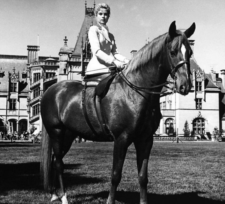 Иллюстрация к книге — Грейс Келли. Как стать принцессой… [i_025.jpg]