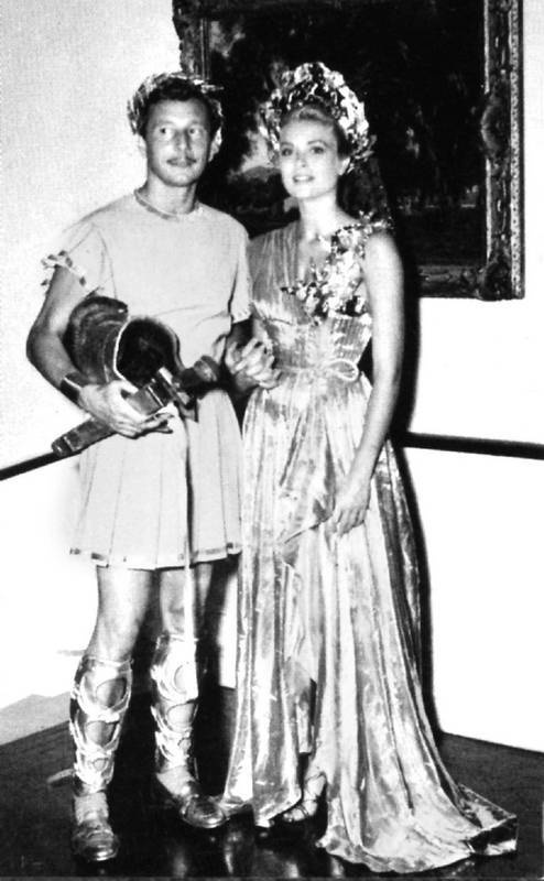 Иллюстрация к книге — Грейс Келли. Как стать принцессой… [i_037.jpg]