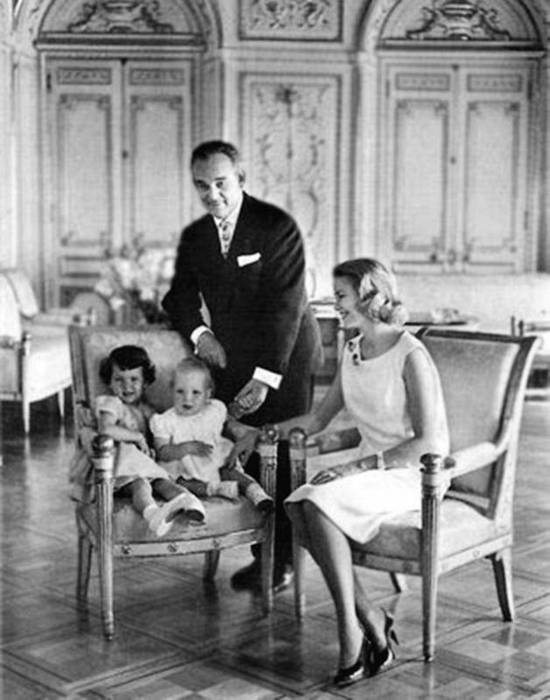 Иллюстрация к книге — Грейс Келли. Как стать принцессой… [i_079.jpg]