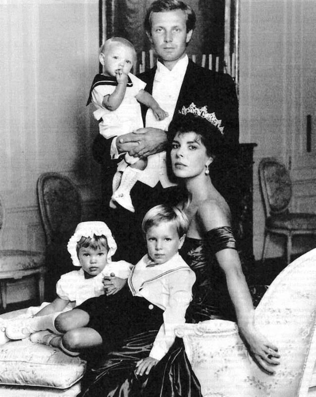 Иллюстрация к книге — Грейс Келли. Как стать принцессой… [i_126.jpg]