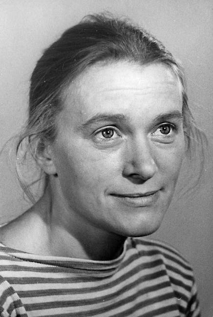 Иллюстрация к книге — Мои пригорки, ручейки. Воспоминания актрисы [i_039.jpg]