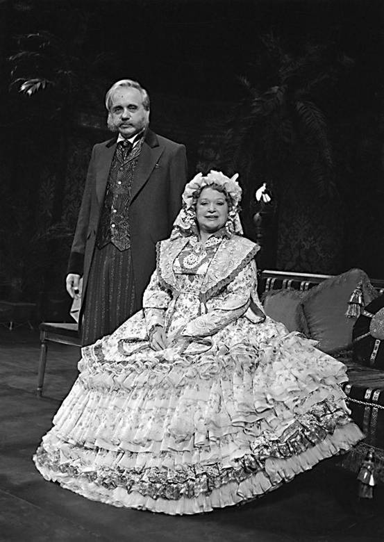 Иллюстрация к книге — Мои пригорки, ручейки. Воспоминания актрисы [i_057.jpg]