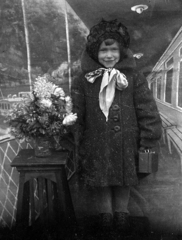 Иллюстрация к книге — Мои пригорки, ручейки. Воспоминания актрисы [i_064.jpg]