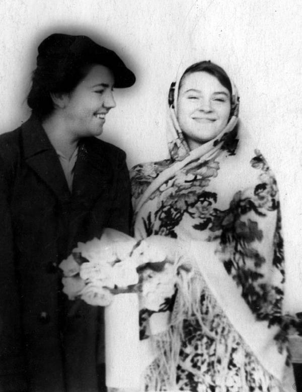 Иллюстрация к книге — Мои пригорки, ручейки. Воспоминания актрисы [i_067.jpg]