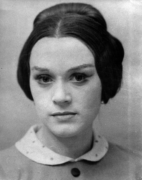 Иллюстрация к книге — Мои пригорки, ручейки. Воспоминания актрисы [i_077.jpg]