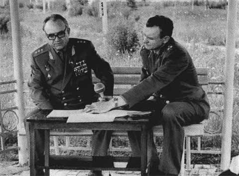 Иллюстрация к книге — Григорьев. Повесть о ракетчике [i_024.jpg]