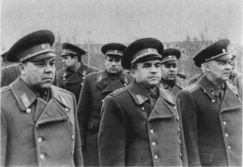 Иллюстрация к книге — Григорьев. Повесть о ракетчике [i_025.jpg]