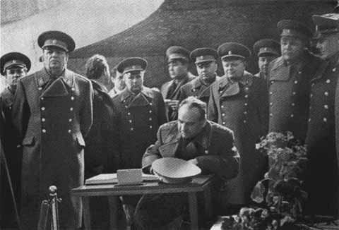 Иллюстрация к книге — Григорьев. Повесть о ракетчике [i_032.jpg]