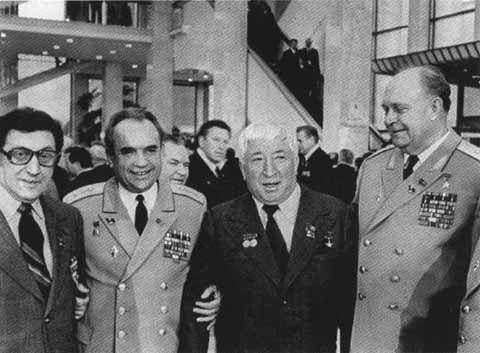 Иллюстрация к книге — Григорьев. Повесть о ракетчике [i_033.jpg]