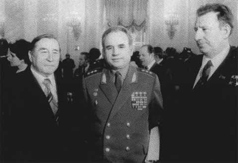 Иллюстрация к книге — Григорьев. Повесть о ракетчике [i_034.jpg]