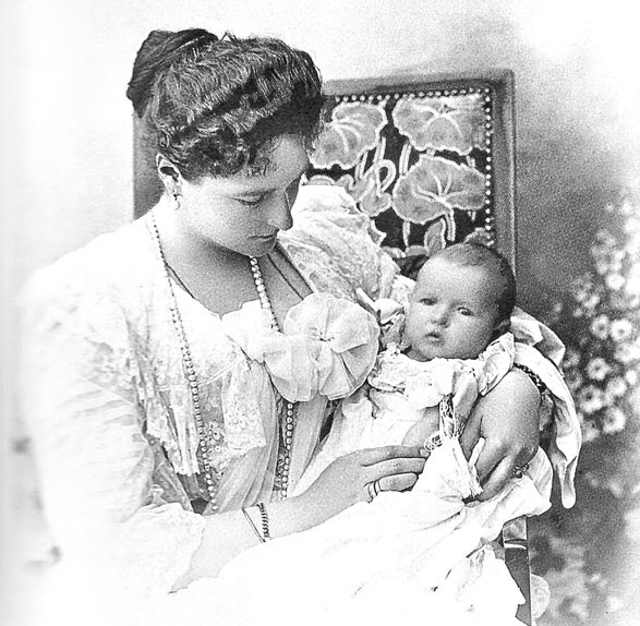 Иллюстрация к книге — Врачи двора его Императорского величества, или Как лечили царскую семью [_168.jpg]