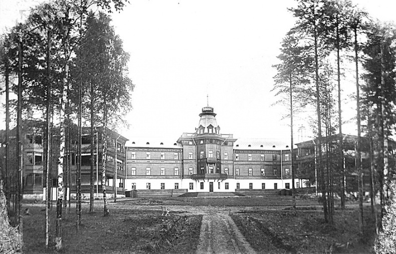 Иллюстрация к книге — Врачи двора его Императорского величества, или Как лечили царскую семью [_271.jpg]