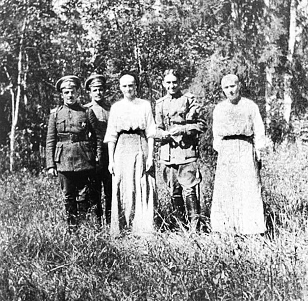 Иллюстрация к книге — Врачи двора его Императорского величества, или Как лечили царскую семью [_303.jpg]