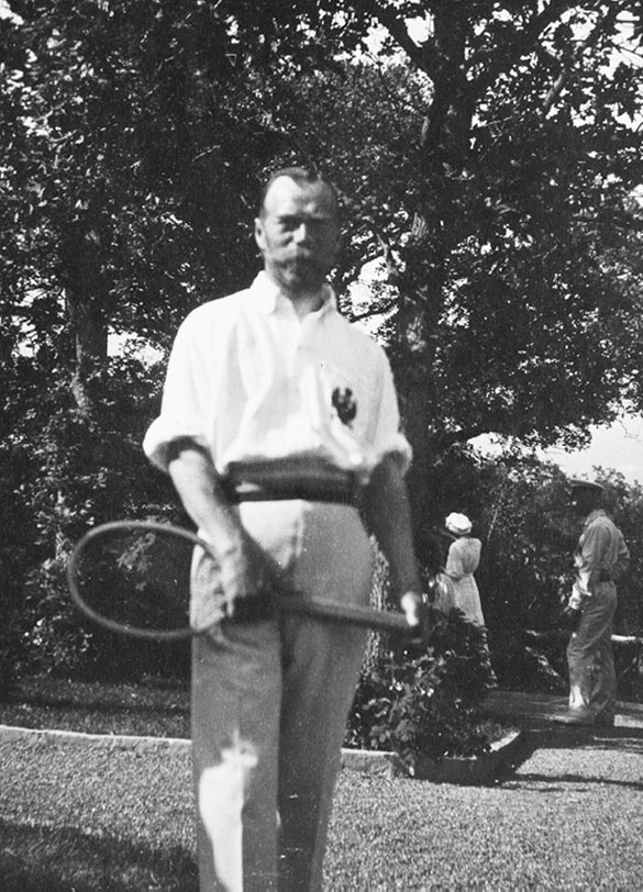 Иллюстрация к книге — Врачи двора его Императорского величества, или Как лечили царскую семью [_465.jpg]