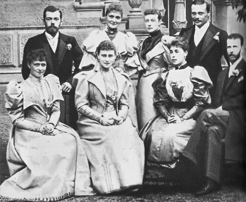 Иллюстрация к книге — Врачи двора его Императорского величества, или Как лечили царскую семью [_481.jpg]