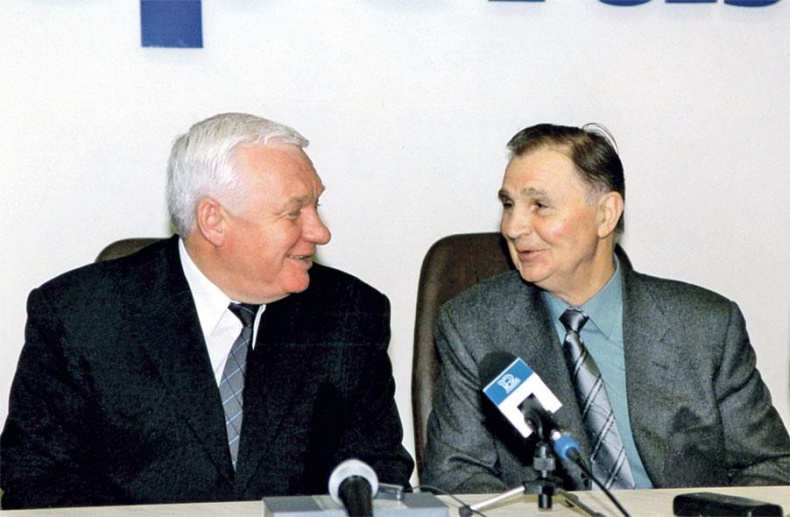 Иллюстрация к книге — Виктор Тихонов. Жизнь во имя хоккея [_106.jpg]