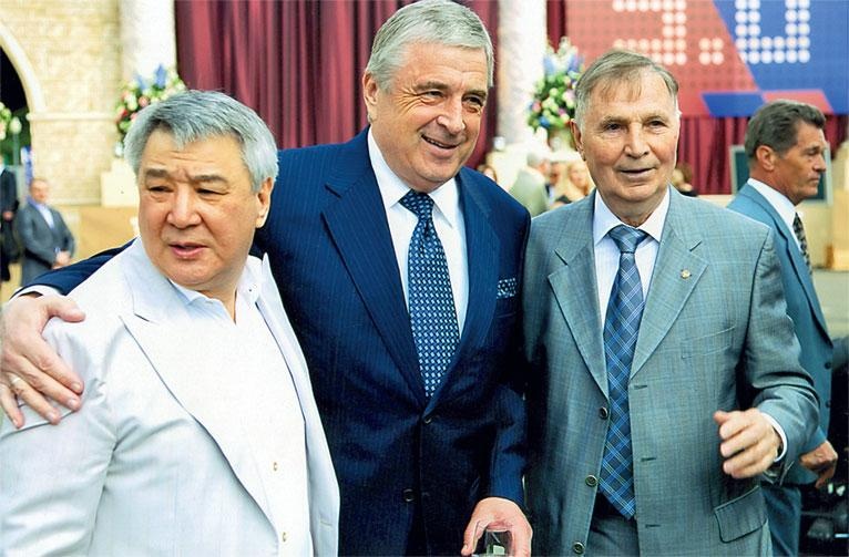 Иллюстрация к книге — Виктор Тихонов. Жизнь во имя хоккея [_110.jpg]