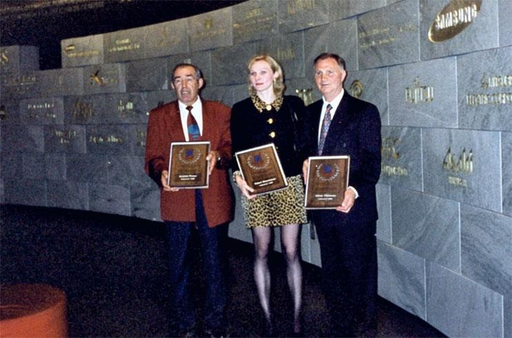 Иллюстрация к книге — Виктор Тихонов. Жизнь во имя хоккея [_114.jpg]