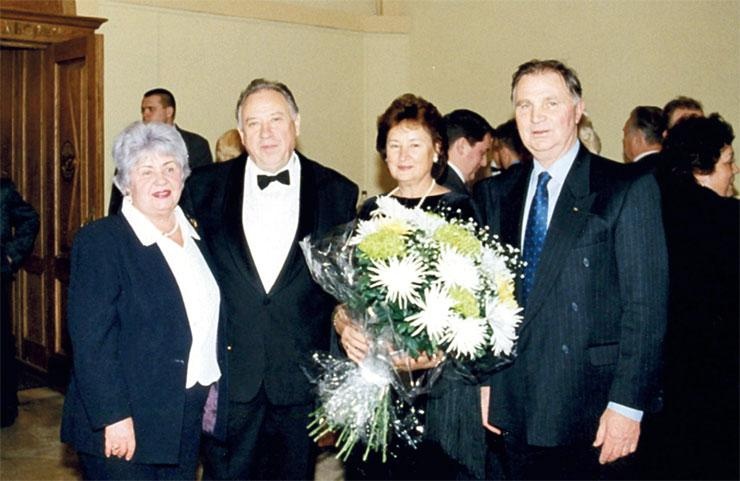 Иллюстрация к книге — Виктор Тихонов. Жизнь во имя хоккея [_115.jpg]