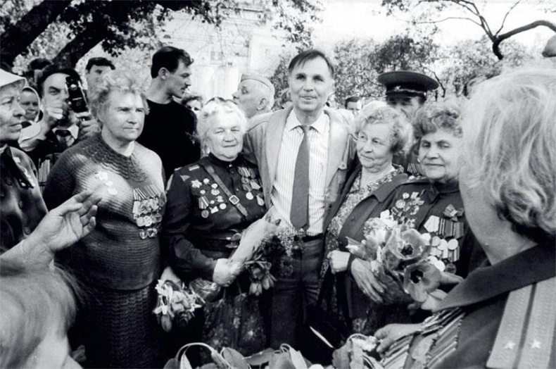 Иллюстрация к книге — Виктор Тихонов. Жизнь во имя хоккея [_121.jpg]