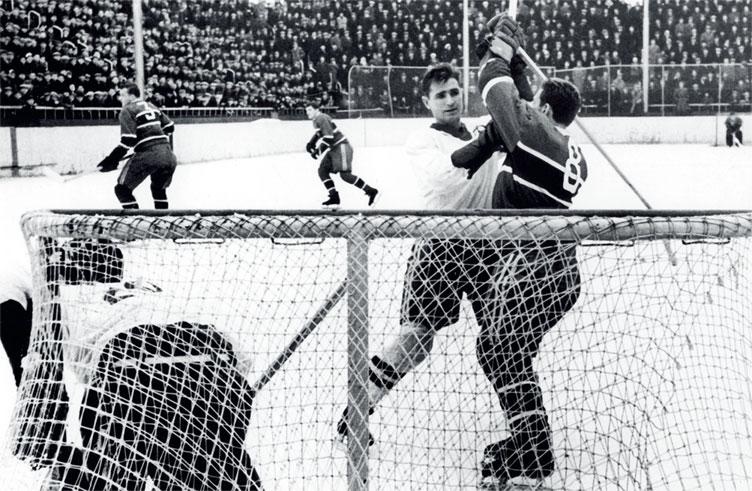 Иллюстрация к книге — Виктор Тихонов. Жизнь во имя хоккея [_18.jpg]