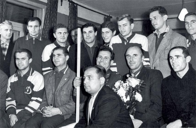 Иллюстрация к книге — Виктор Тихонов. Жизнь во имя хоккея [_24.jpg]