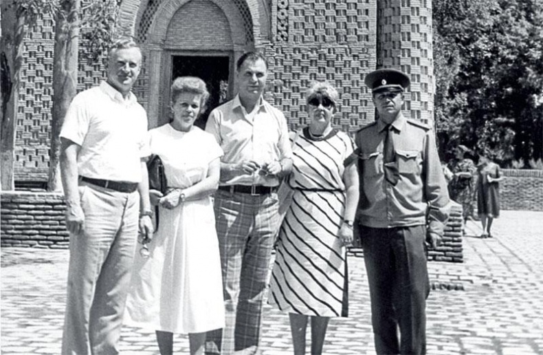 Иллюстрация к книге — Виктор Тихонов. Жизнь во имя хоккея [_48.jpg]