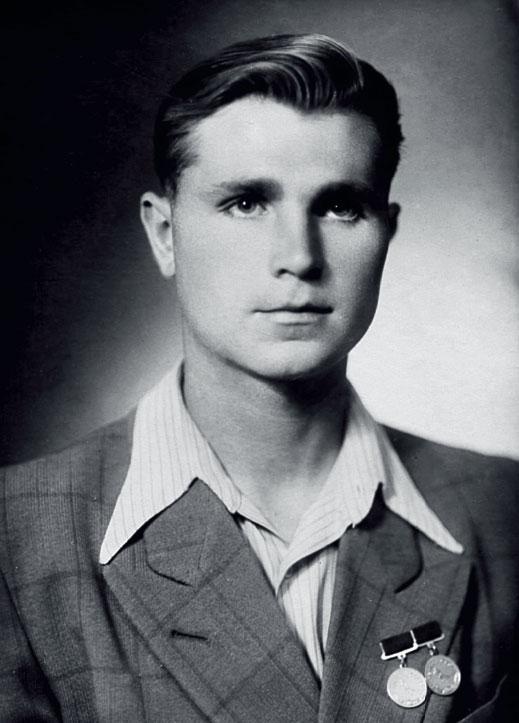 Иллюстрация к книге — Виктор Тихонов. Жизнь во имя хоккея [_5.jpg]