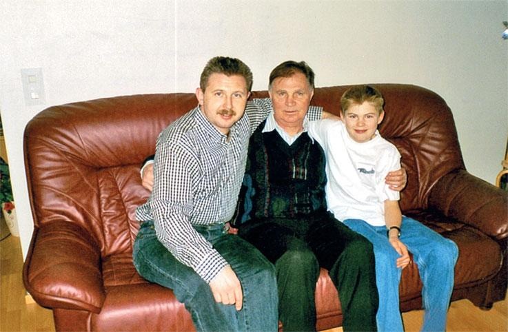 Иллюстрация к книге — Виктор Тихонов. Жизнь во имя хоккея [_92.jpg]