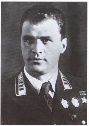 Иллюстрация к книге — Покрышкин [i_008.jpg]