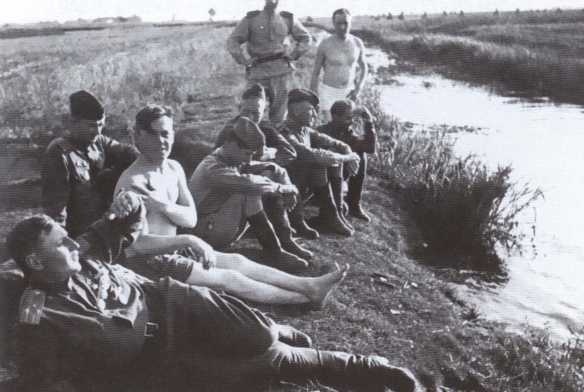 Иллюстрация к книге — Покрышкин [i_035.jpg]