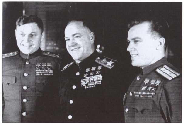 Иллюстрация к книге — Покрышкин [i_043.jpg]