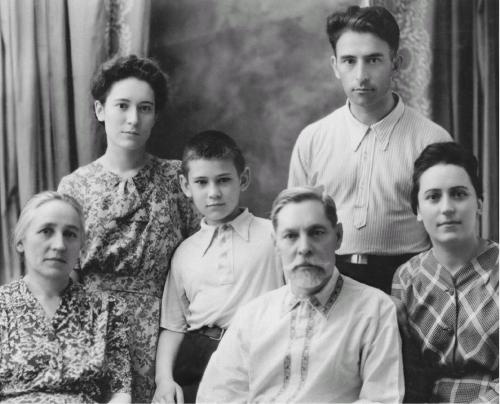 Иллюстрация к книге — Лосев [i_077.jpg]