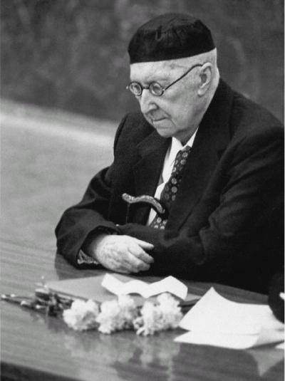 Иллюстрация к книге — Лосев [i_099.jpg]