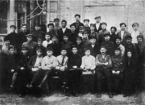 Иллюстрация к книге — Хрущев [i_008.jpg]