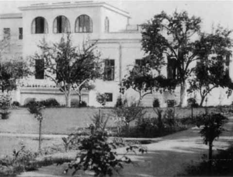 Иллюстрация к книге — Хрущев [i_020.jpg]