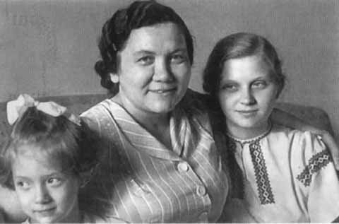 Иллюстрация к книге — Хрущев [i_031.jpg]