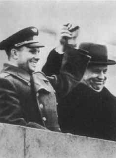 Иллюстрация к книге — Хрущев [i_069.jpg]