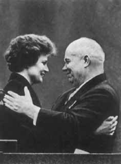 Иллюстрация к книге — Хрущев [i_070.jpg]