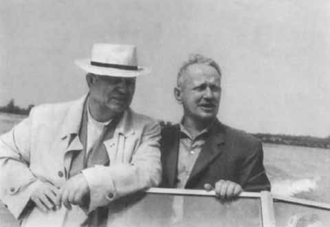 Иллюстрация к книге — Хрущев [i_075.jpg]