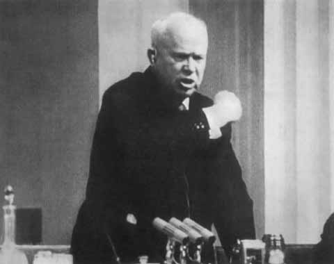 Иллюстрация к книге — Хрущев [i_078.jpg]