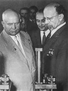 Иллюстрация к книге — Хрущев [i_079.jpg]