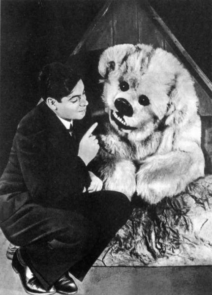 Иллюстрация к книге — Аркадий Райкин [i_013.jpg]