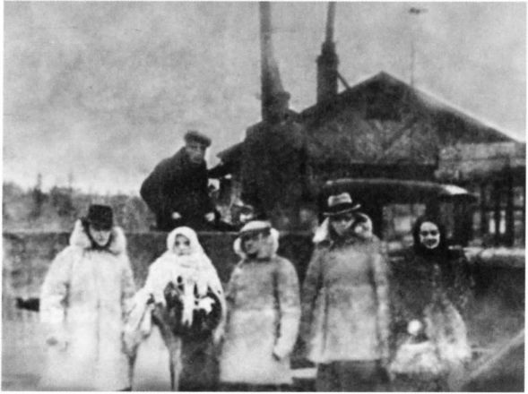 Иллюстрация к книге — Аркадий Райкин [i_016.jpg]