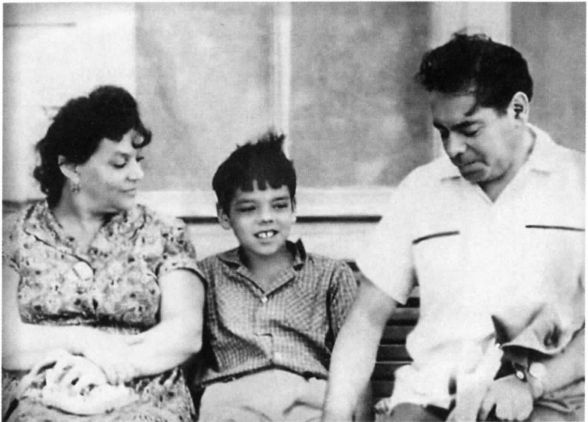 Иллюстрация к книге — Аркадий Райкин [i_034.jpg]