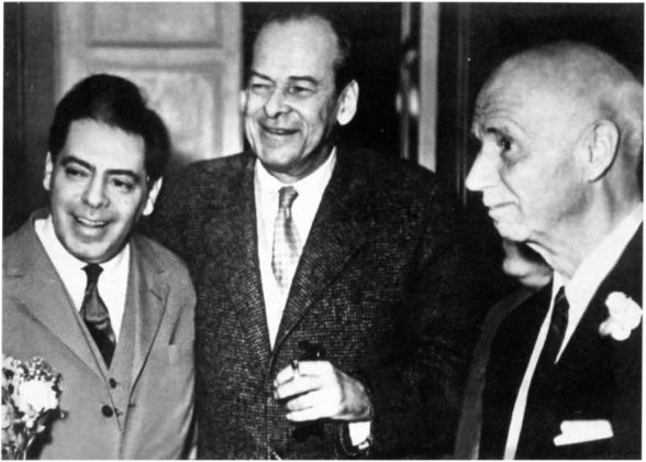 Иллюстрация к книге — Аркадий Райкин [i_052.jpg]