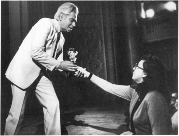 Иллюстрация к книге — Аркадий Райкин [i_084.jpg]