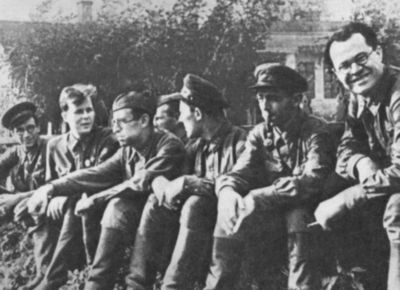 Иллюстрация к книге — Твардовский [i_022.jpg]